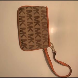 Michael Kors change purse/wristlet